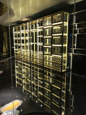 Manufacturer Undertakes Wholesale Of Stainless Steel Wine Cabinets For Engineering Hotels