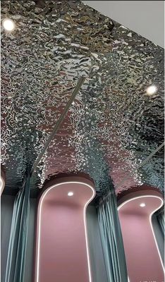 İyi bir fiyat. Su Dalgalanması Çizgi Ayna 8k 4*8ft 4*10 Ft Proje Duvar Tavan Dekorasyonu Paslanmaz Çelik Yaprak çevrimiçi