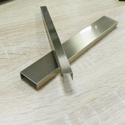 İyi bir fiyat. Sınıf 304 316L 201 Altın Gümüş Gül Altın Renk U Şekli Kiremit Bölme için Paslanmaz Çelik Trim Şeridi çevrimiçi
