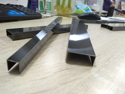 İyi bir fiyat. Altın Düzme Mobilya Paslanmaz Çelik Kenar Düzme Şerit AFP ile saç çizgisi çevrimiçi