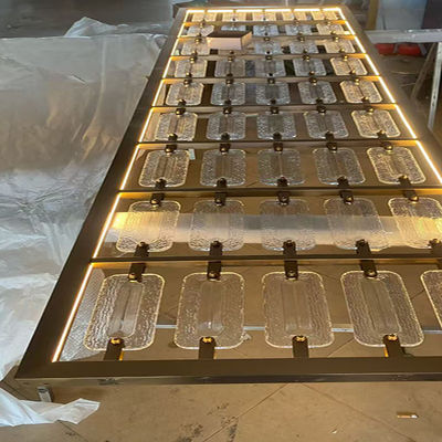 İyi bir fiyat. Rose Gold White Crystal 304 Stainless Steel Partition For Restaurant Decoration With Light çevrimiçi