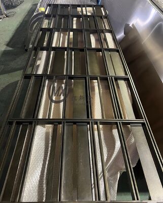 İyi bir fiyat. İç tasarım için modern paslanmaz çelik örgü ekranı çevrimiçi