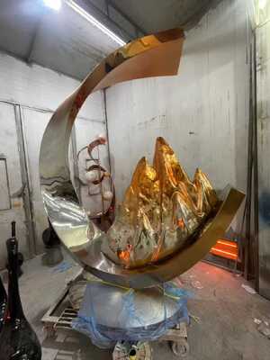 İyi bir fiyat. 201 304 316L Özel Boyutlu Paslanmaz Çelik Heykel Villa Bahçesi için Kişiselleştirilmiş Metal Soyut Heykel çevrimiçi