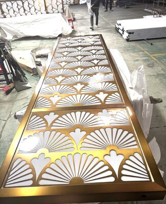 İyi bir fiyat. Showroom için Paslanmaz Çelik Bölme Panel çevrimiçi