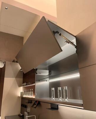 İyi bir fiyat. 33 inçlik sıyrık dayanıklı paslanmaz çelik lavabo, 3 delikli önceden delinmiş, çift kase çevrimiçi